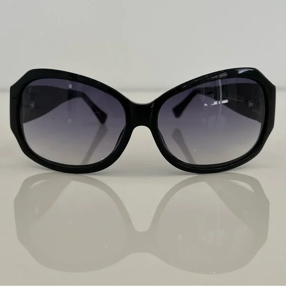 LOUIS VUITTON EMBELLISHED BLACK SUNGLASSES LV-GO14 Square Sunglasses S00 - Women - Accessories | LOUIS  main image 2